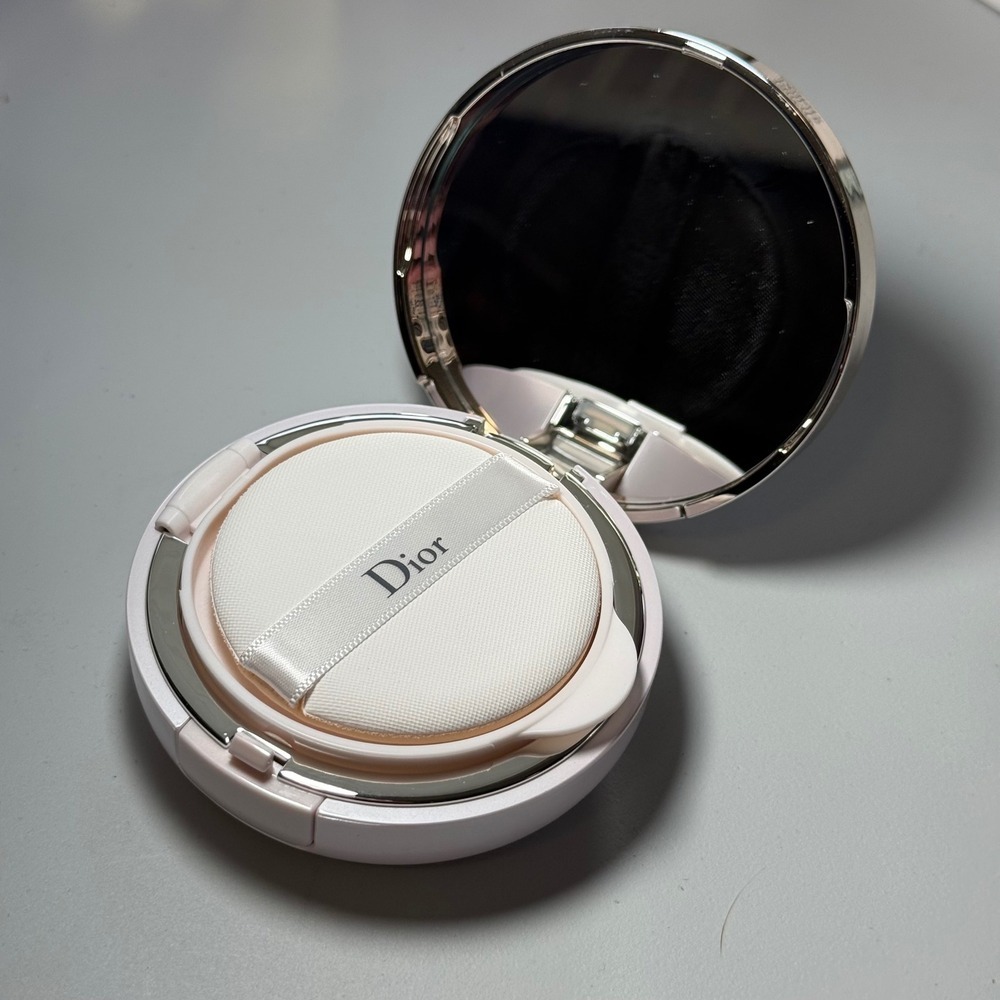 Dior • Capture Dreamskin • Fresh & Perfect Cushion Foundation • Shade 030 • New - Picture 3 of 4